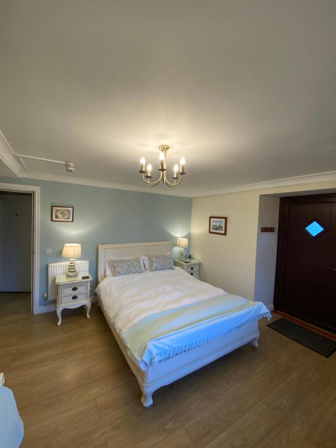 Blackthorn Farm Bed & Breakfast Holyhead Dış mekan fotoğraf