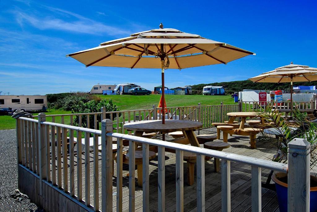 Blackthorn Farm Bed & Breakfast Holyhead Dış mekan fotoğraf