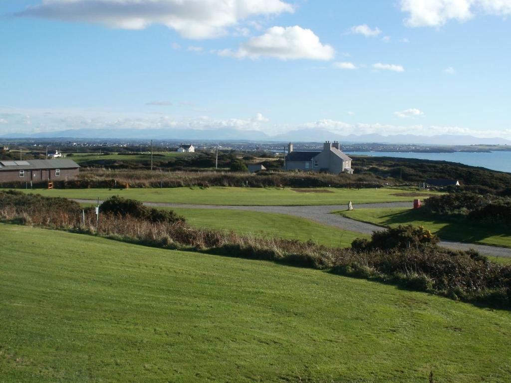 Blackthorn Farm Bed & Breakfast Holyhead Dış mekan fotoğraf