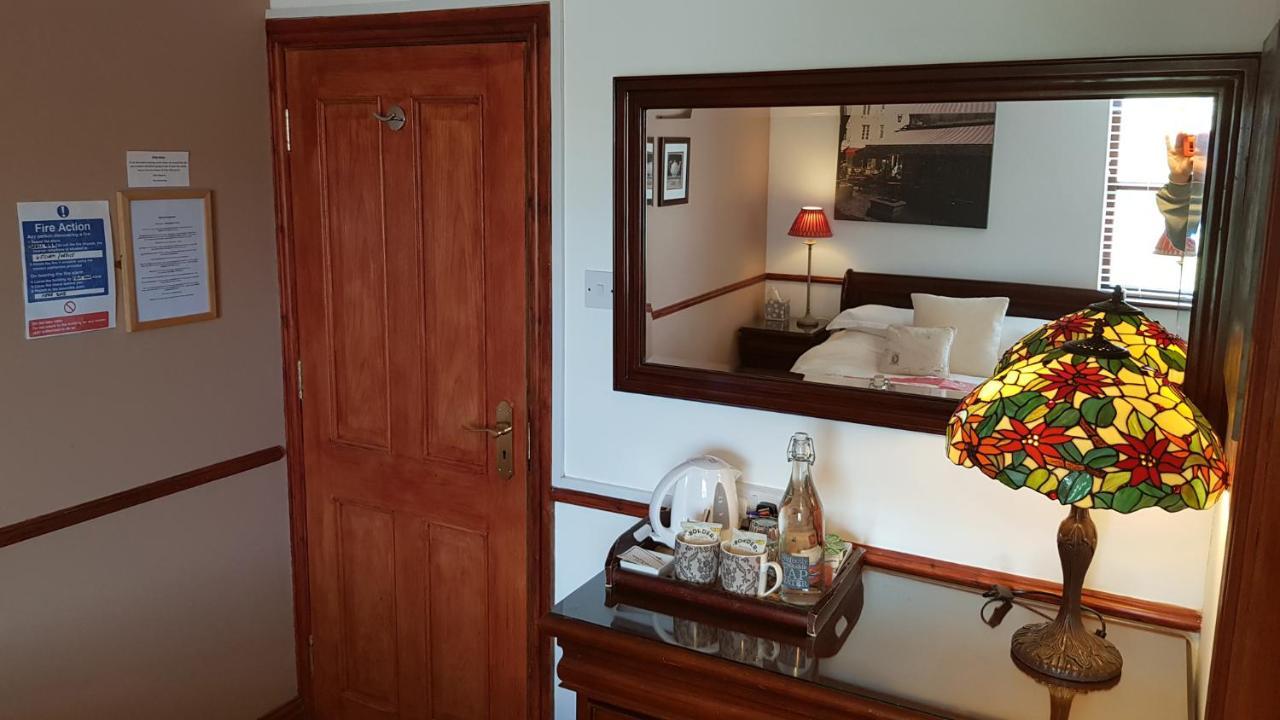 Blackthorn Farm Bed & Breakfast Holyhead Dış mekan fotoğraf